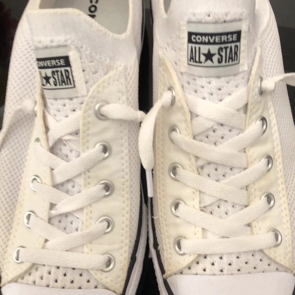 CONVERSE ALL STAR SNEAKERS MENS-BOYS SIZE 6